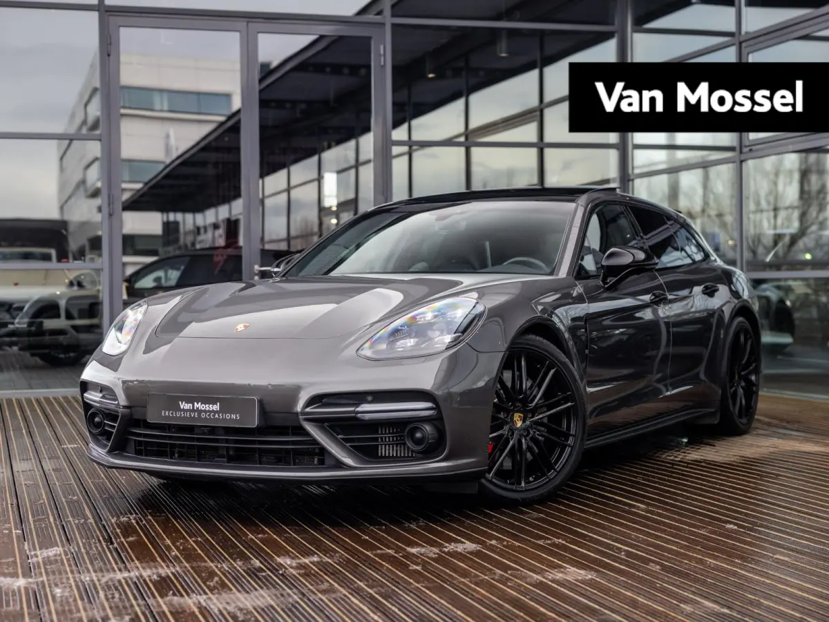 4.0 Turbo | VIERWIELBESTURING | SFEERVERLICHTING | SOFTCLOSE | TV SCHERMEN ACHTER | PASM LUCHTVERING | SPORTUITLAATSYSTEEM | 21 INCH 911 TURBO DESIGN | AGAATGRIJS | PANORAMA/SCHUIF-KANTELDAK