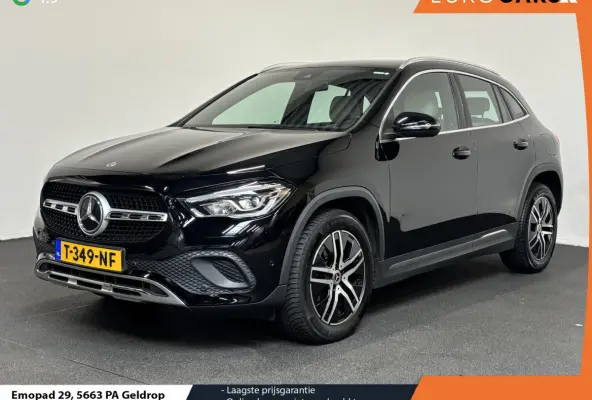 200 Automaat Progressive Navigatie Climate Control Camera Parkeer sensoren Stoelverwarming DAB Lichtmetalen velgen 18" Electrisch bedienbare achterklep