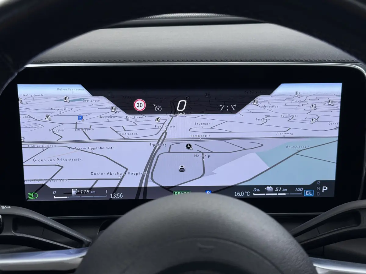 AMG 4Matic // SoH 95% // Dealer Onderhouden // Panorama dak // Burmester // Memory // 360 Camera // 20 inch // Treeplanken // Sfeerverlichting // Keyless