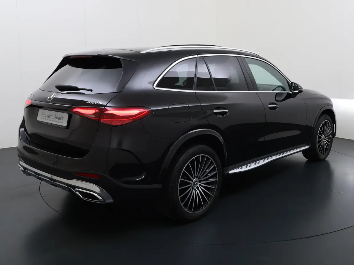 AMG 4Matic // SoH 95% // Dealer Onderhouden // Panorama dak // Burmester // Memory // 360 Camera // 20 inch // Treeplanken // Sfeerverlichting // Keyless