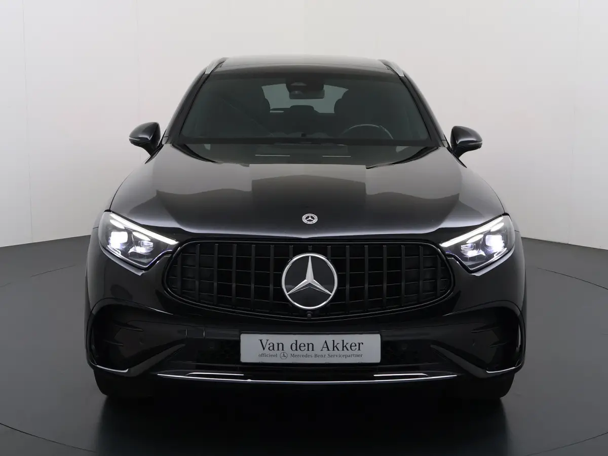 AMG 4Matic // SoH 95% // Dealer Onderhouden // Panorama dak // Burmester // Memory // 360 Camera // 20 inch // Treeplanken // Sfeerverlichting // Keyless