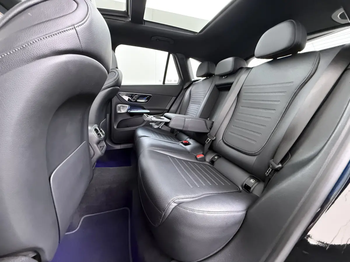 AMG 4Matic // SoH 95% // Dealer Onderhouden // Panorama dak // Burmester // Memory // 360 Camera // 20 inch // Treeplanken // Sfeerverlichting // Keyless