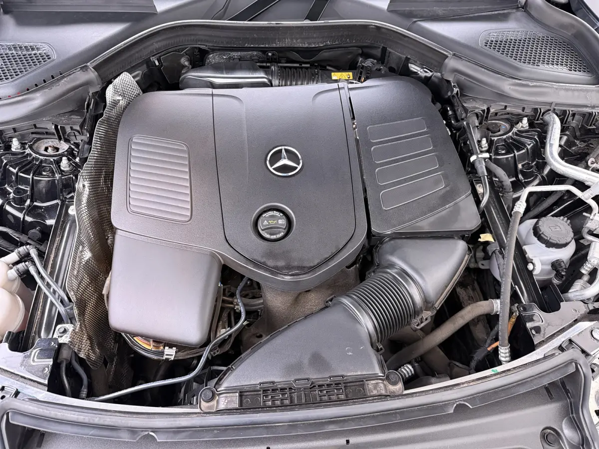 AMG 4Matic // SoH 95% // Dealer Onderhouden // Panorama dak // Burmester // Memory // 360 Camera // 20 inch // Treeplanken // Sfeerverlichting // Keyless