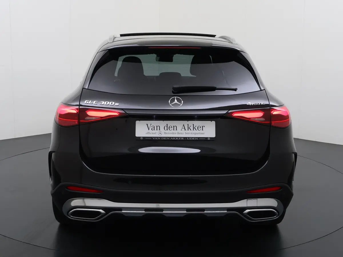 AMG 4Matic // SoH 95% // Dealer Onderhouden // Panorama dak // Burmester // Memory // 360 Camera // 20 inch // Treeplanken // Sfeerverlichting // Keyless