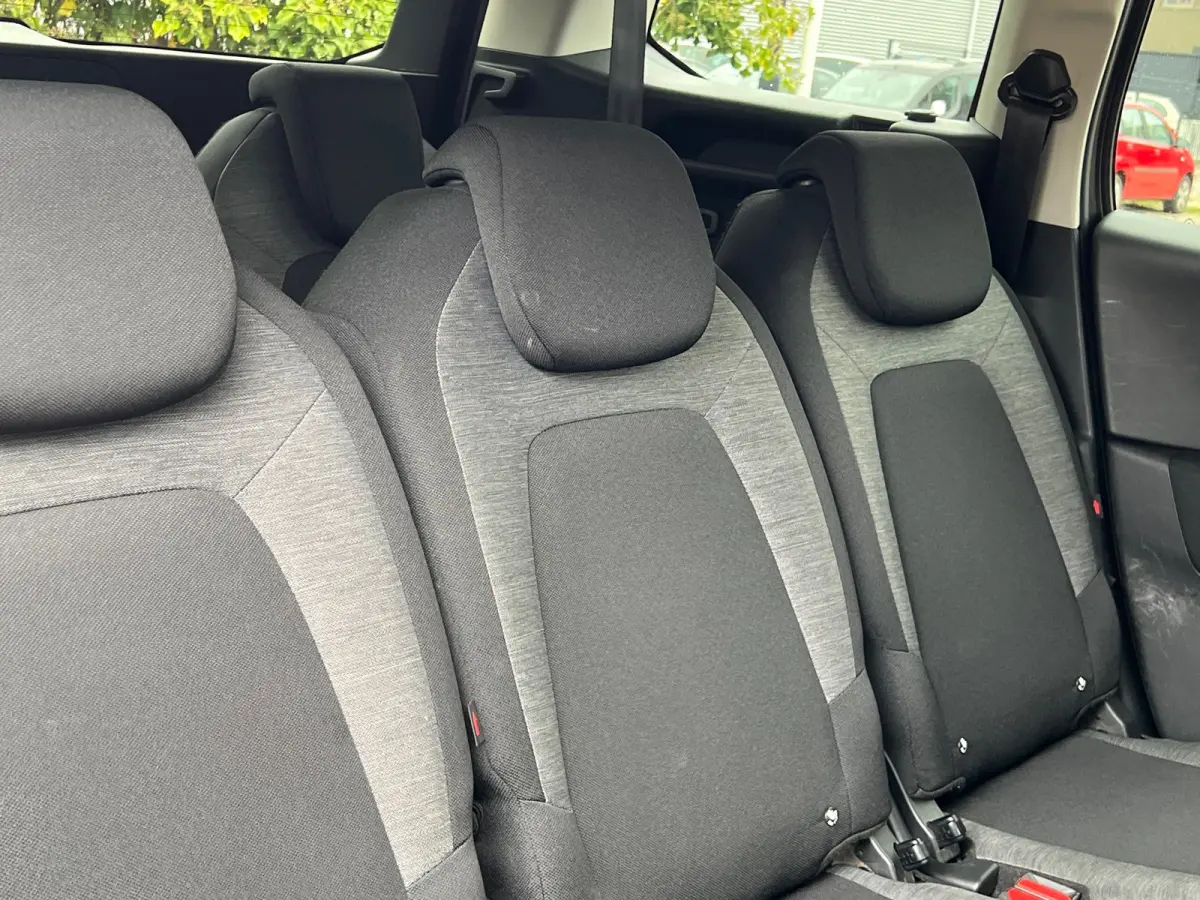 1.2 PureTech Business - Gris Platinium - Carplay/Camera/7 zitter