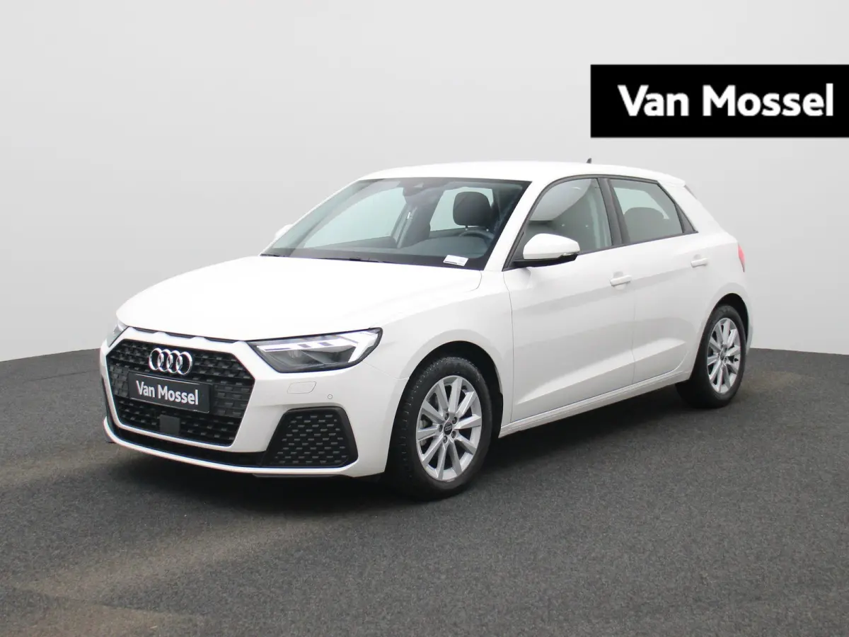 30 TFSI Advanced edition l Cruise control l Stoelverwarming l Airco l Apple Carplay / Android Auto l Dimbare binnenspiegel l Parkeersensoren l Ledkoplampen l Bluetooth l Lichtmetalen wielen