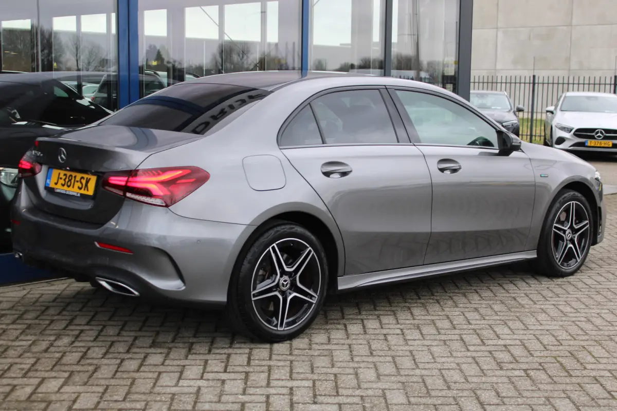 250e AUT8 AMG Limited NIGHT PAKKET SFEER DISTRONIC CARPLAY