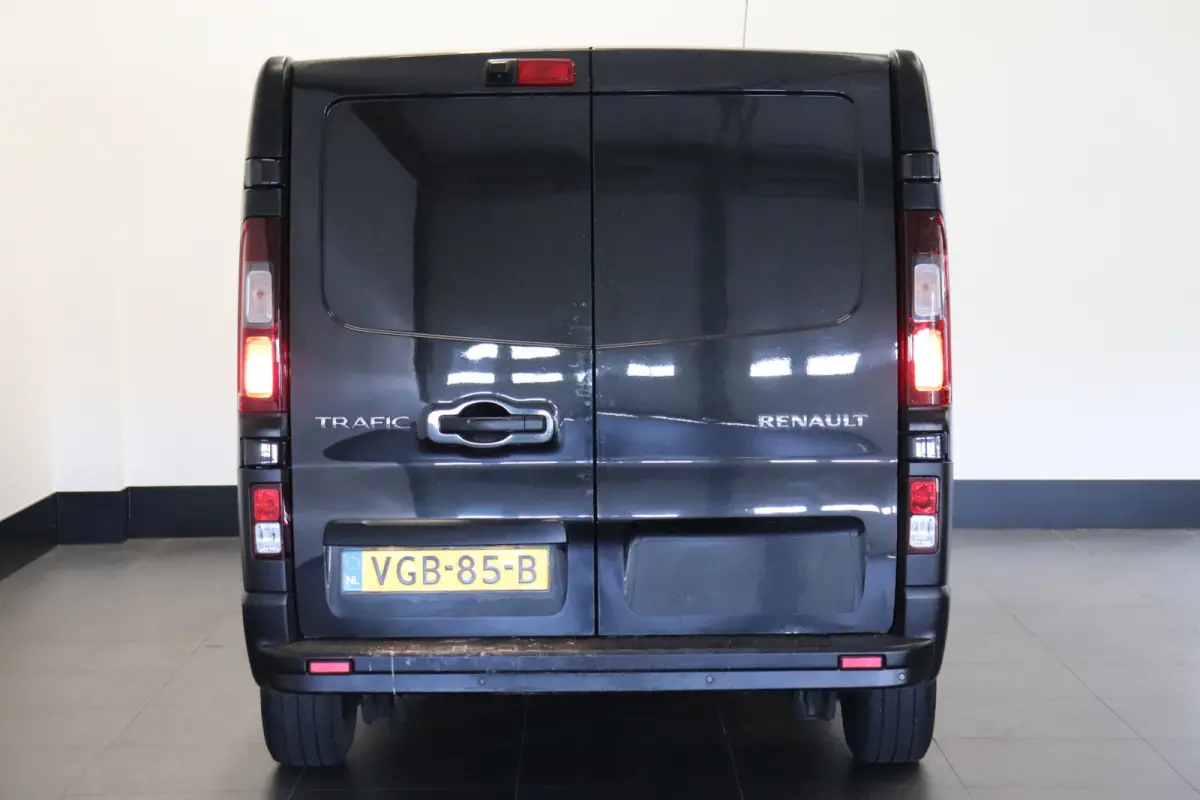 1.6 dCi L2 - EURO 6 - Airco - Navi - Cruise - €15.900,- Excl.