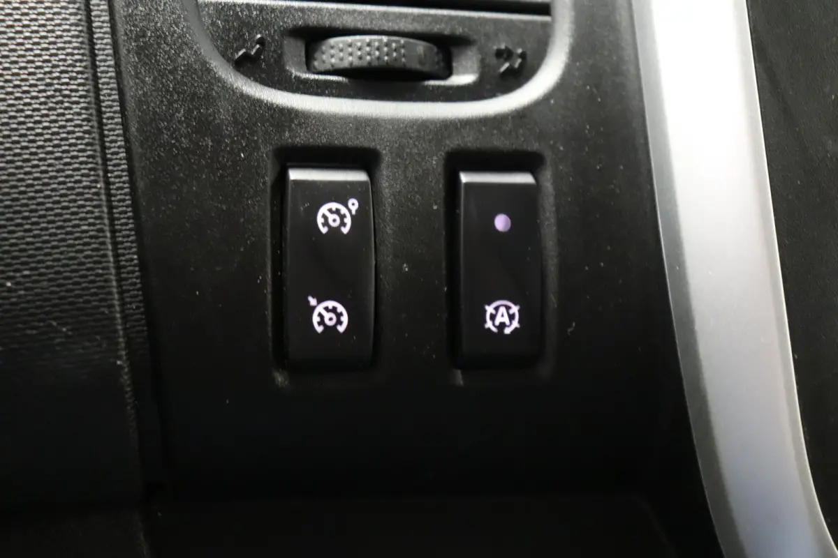 1.6 dCi L2 - EURO 6 - Airco - Navi - Cruise - €15.900,- Excl.