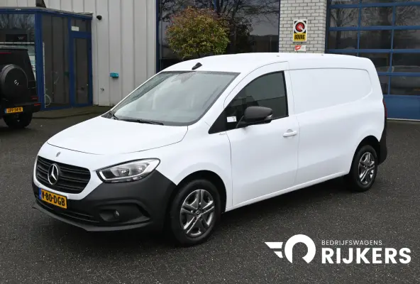 110 CDI L2 Pro 3 Zitplaatsen, MBUX met camera