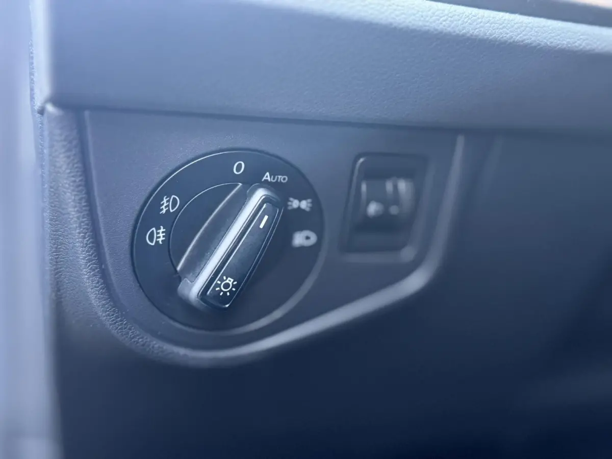 1.0 TSI Highline Business R Navi/ CarPlay