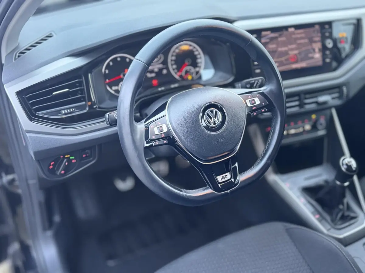 1.0 TSI Highline Business R Navi/ CarPlay