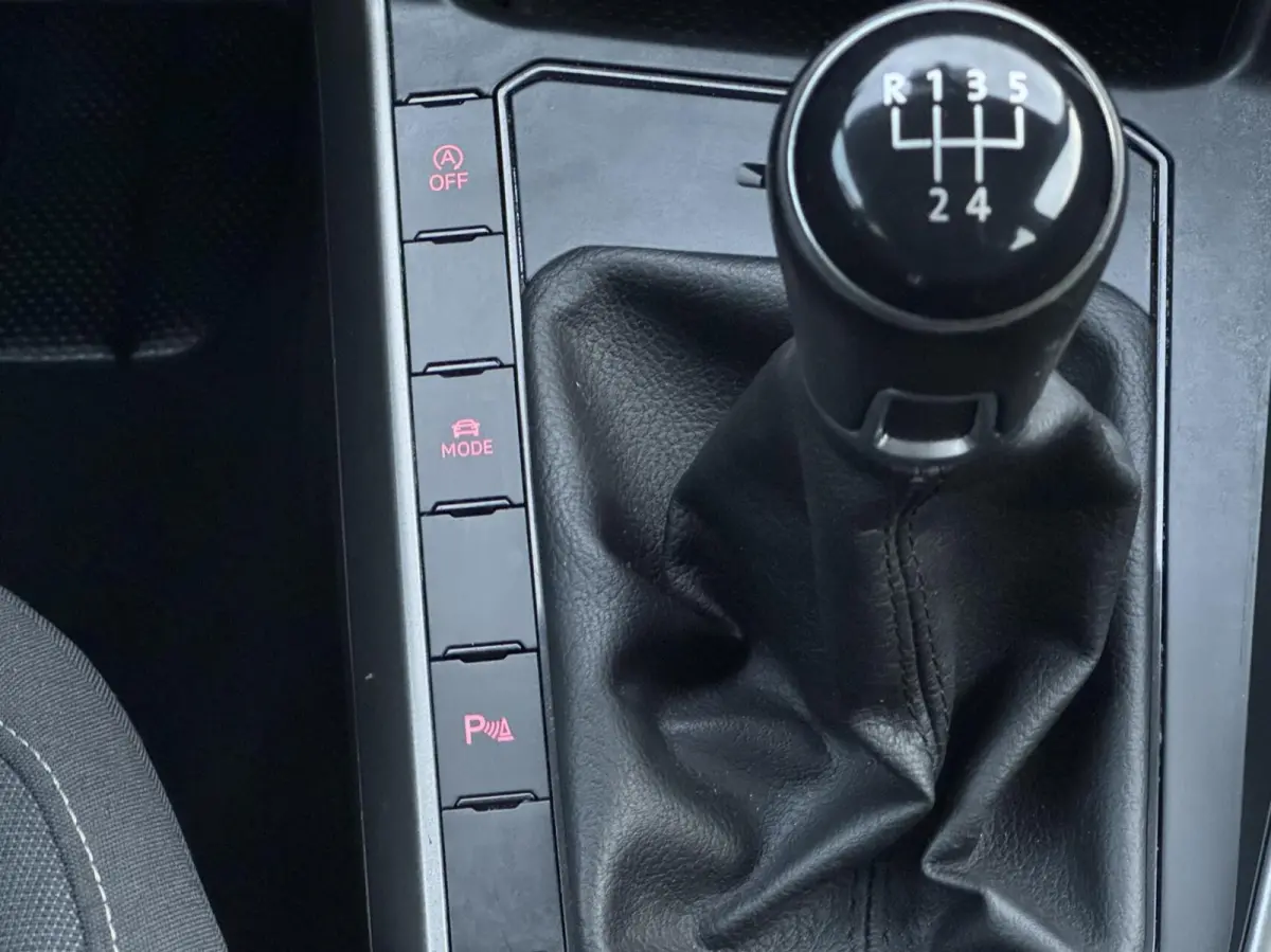 1.0 TSI Highline Business R Navi/ CarPlay
