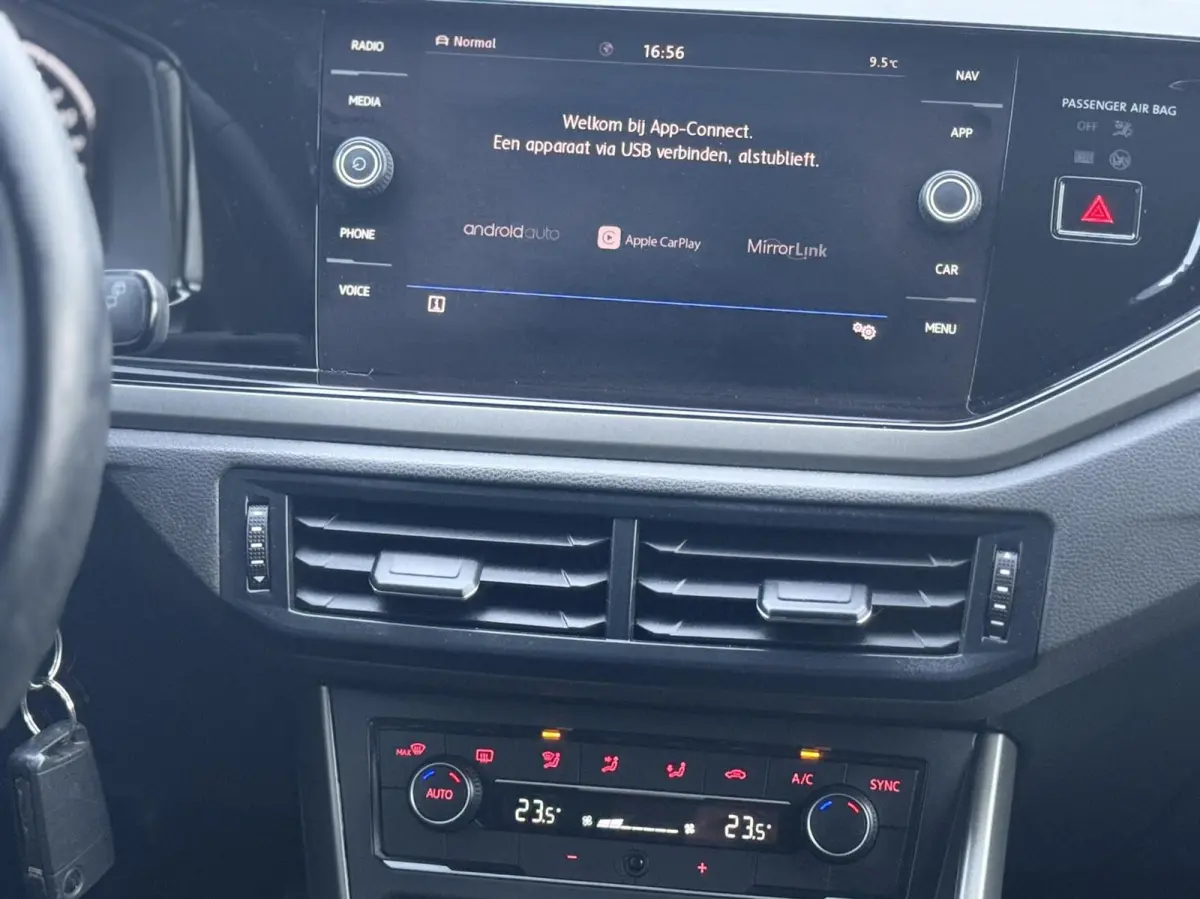 1.0 TSI Highline Business R Navi/ CarPlay