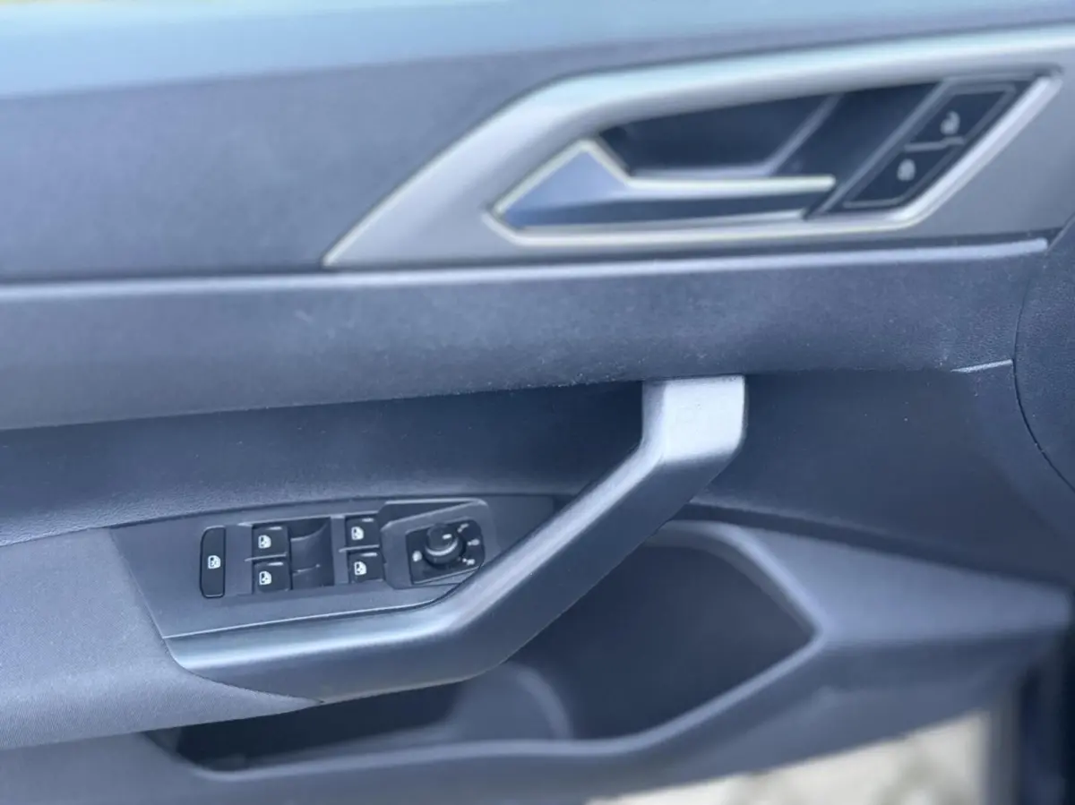 1.0 TSI Highline Business R Navi/ CarPlay
