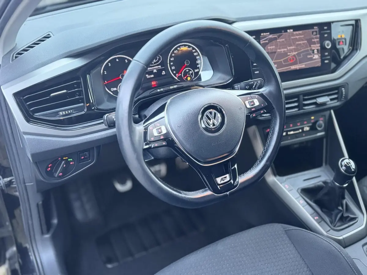 1.0 TSI Highline Business R Navi/ CarPlay
