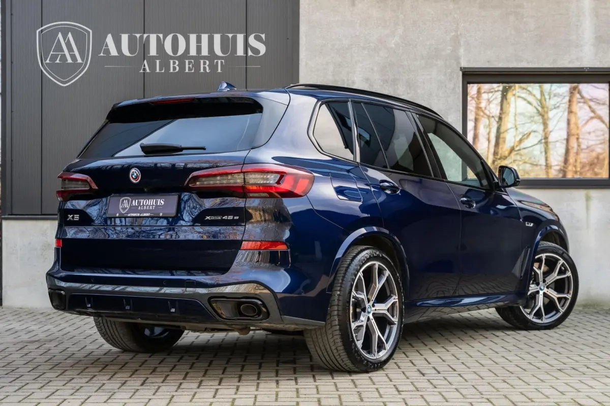 xDrive45e M-Sport Massage Perf Seats Carbon SkyLounge