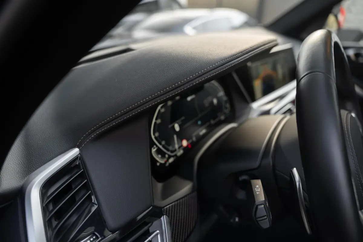 xDrive45e M-Sport Massage Perf Seats Carbon SkyLounge