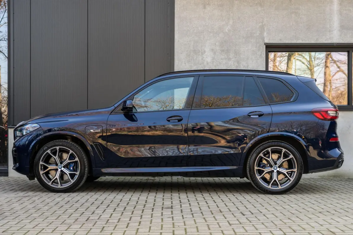 xDrive45e M-Sport Massage Perf Seats Carbon SkyLounge