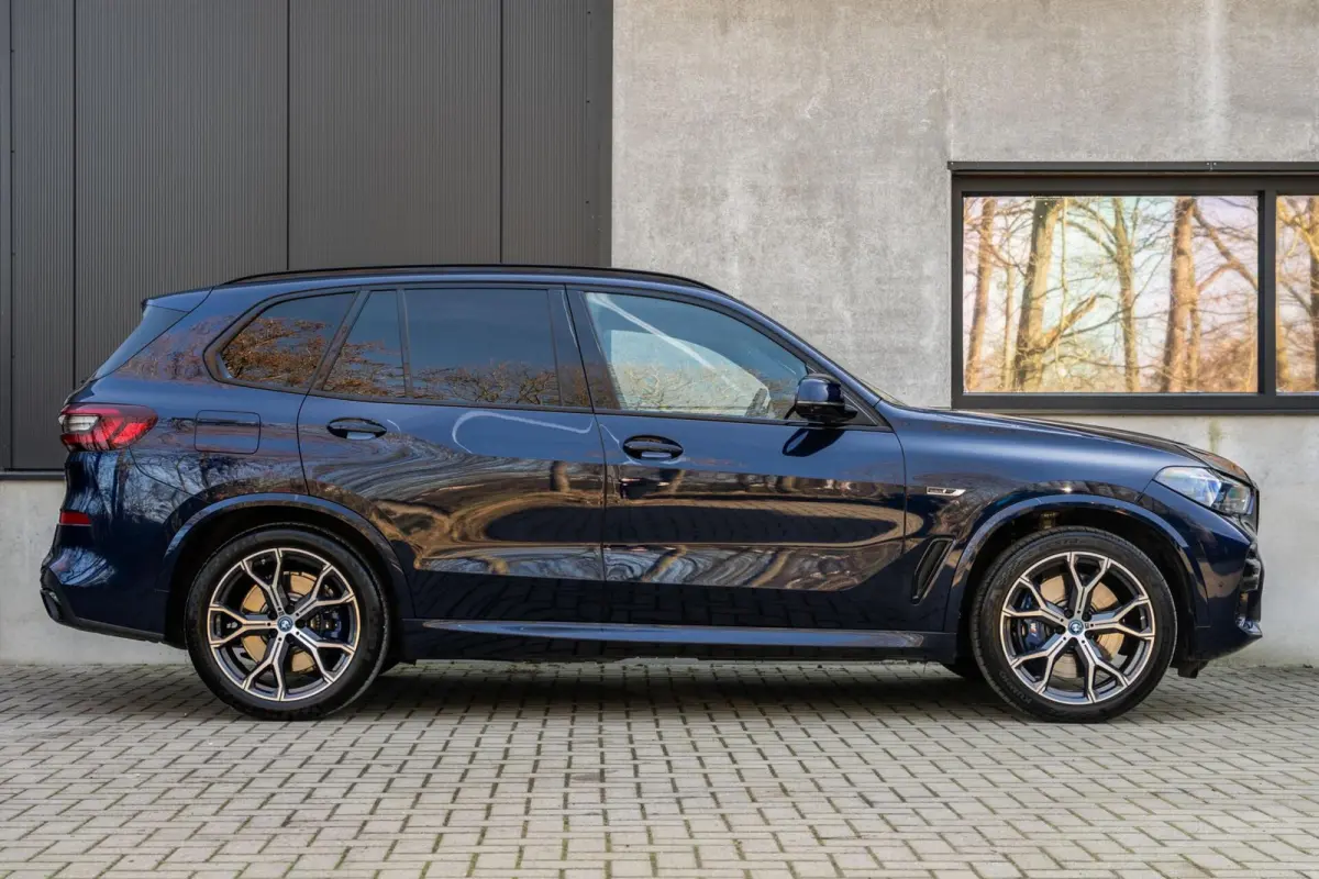 xDrive45e M-Sport Massage Perf Seats Carbon SkyLounge