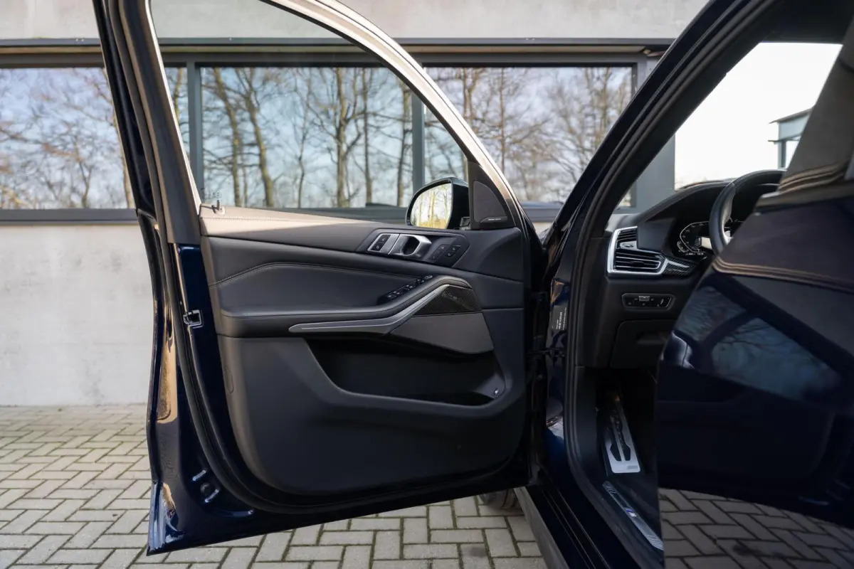 xDrive45e M-Sport Massage Perf Seats Carbon SkyLounge