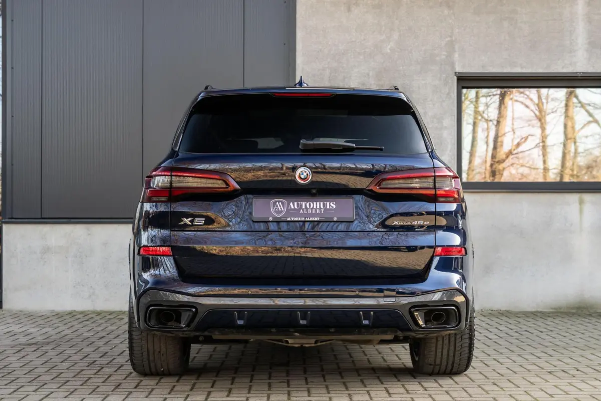 xDrive45e M-Sport Massage Perf Seats Carbon SkyLounge