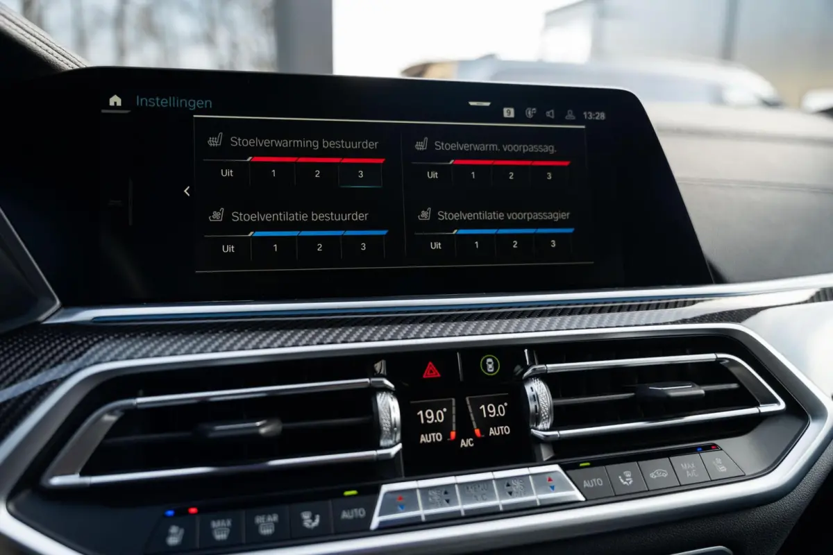 xDrive45e M-Sport Massage Perf Seats Carbon SkyLounge