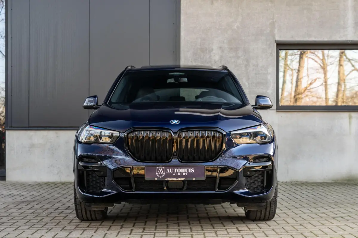 xDrive45e M-Sport Massage Perf Seats Carbon SkyLounge