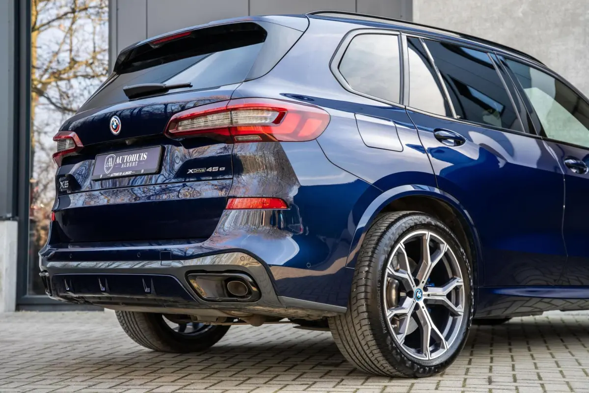 xDrive45e M-Sport Massage Perf Seats Carbon SkyLounge