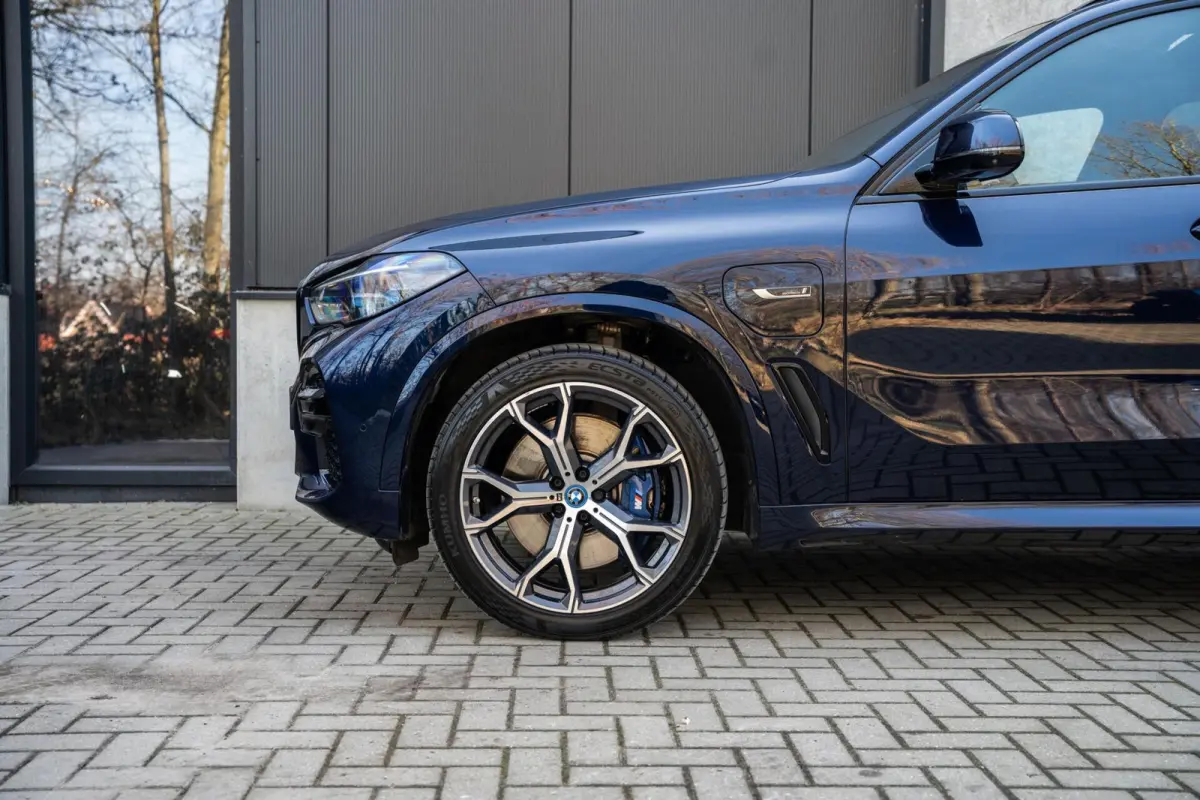 xDrive45e M-Sport Massage Perf Seats Carbon SkyLounge