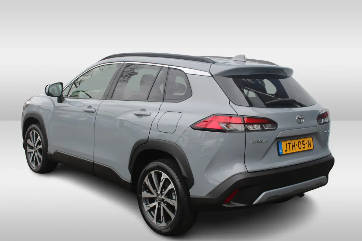 Hybrid 140 Dynamic Adap. cruise controle l Elek. klep l Keyless start stop l LED l Apple carplay/ Android auto