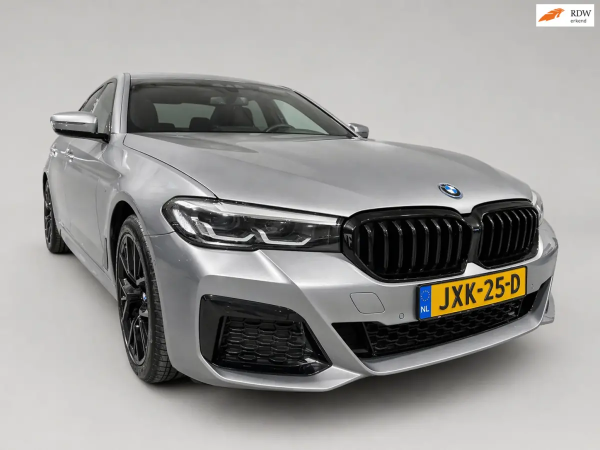 530e Business Edition Plus M-Sport - Panoramadak - Leder - LED - Stoel en Stuurverw - Incl BTW