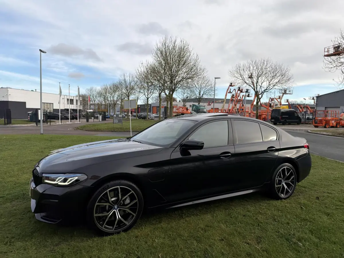 530e High Executive - M-SPORT/LASER/CAM/DAK/NAP