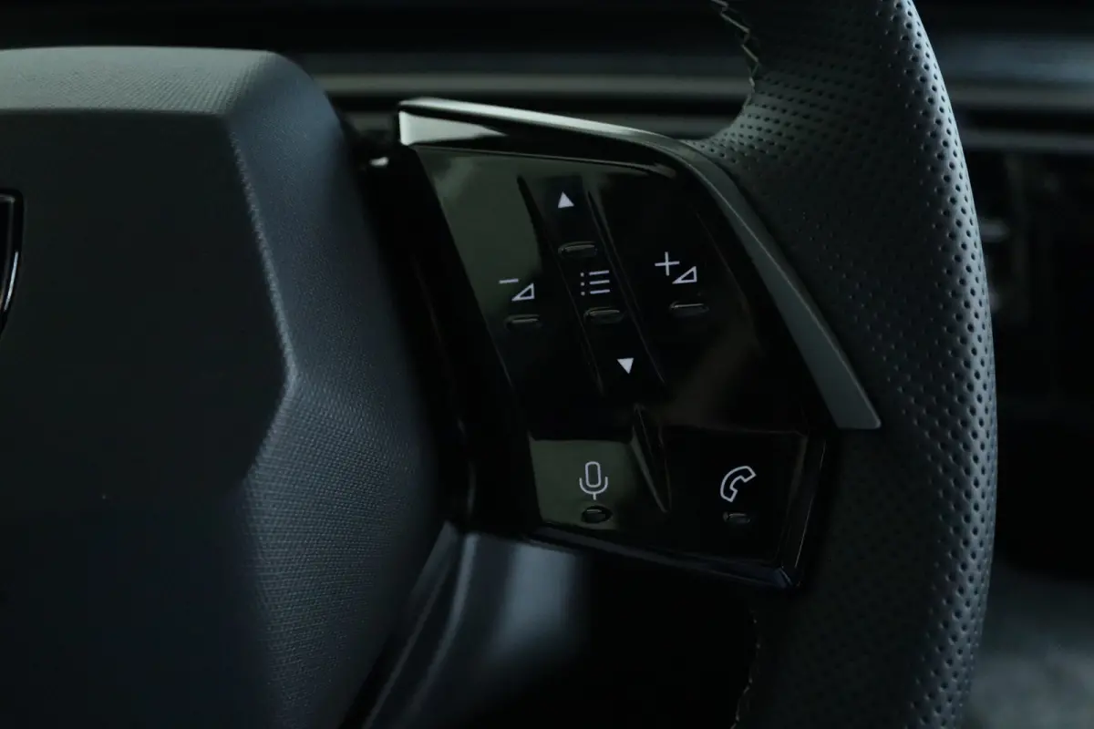 1.6 Plug-in Hybrid 195 GT | 8 Jaar Garantie | Adapt. Cruise | 360 Camera | Stoel+Stuurverwarming | Navi | Carplay | Elekt. Klep | Matrix | Keyless | 7 Pers