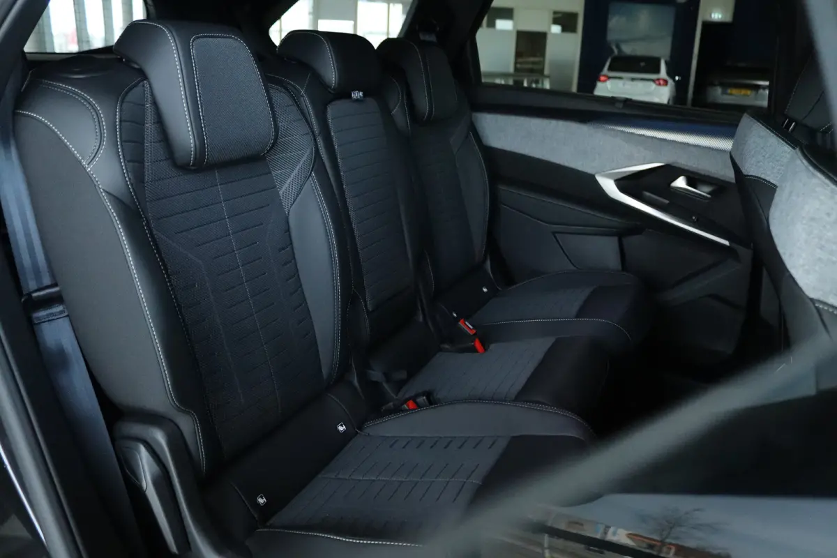 1.6 Plug-in Hybrid 195 GT | 8 Jaar Garantie | Adapt. Cruise | 360 Camera | Stoel+Stuurverwarming | Navi | Carplay | Elekt. Klep | Matrix | Keyless | 7 Pers