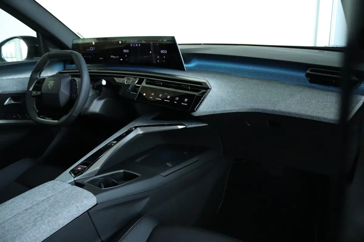 1.6 Plug-in Hybrid 195 GT | 8 Jaar Garantie | Adapt. Cruise | 360 Camera | Stoel+Stuurverwarming | Navi | Carplay | Elekt. Klep | Matrix | Keyless | 7 Pers