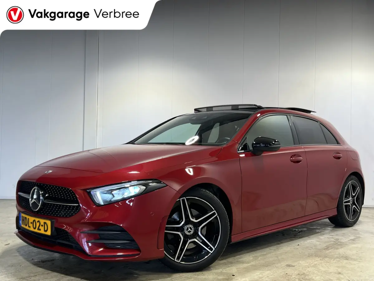200 Premium AMG | Lederen/alcantara bekleding | Comfort stoelen | Elektrisch panoramadak | Sfeerverlichting | Stoelverwarming | Navigatie/Android/Apple Carplay | PDC V+A incl. Achteruitrijca