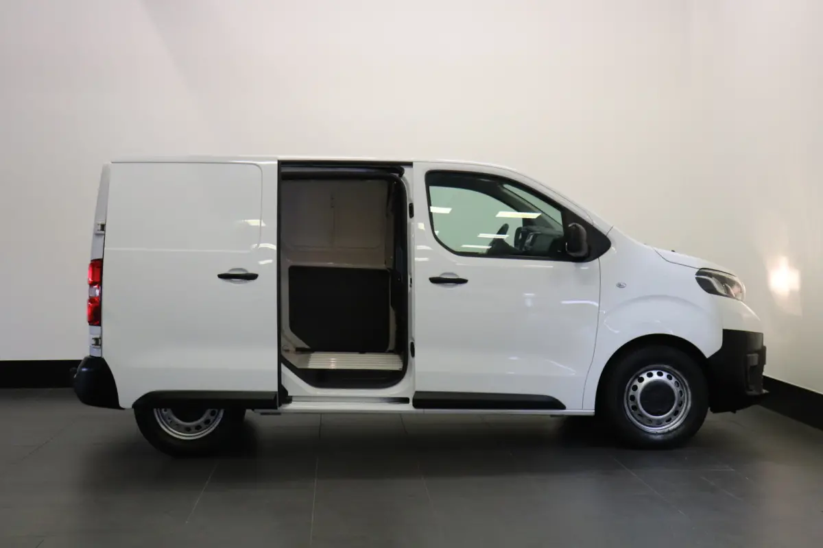 Compact 1.5 D-4D - EURO 6 - Airco - Cruise - Trekhaak - €11.950,- Excl.