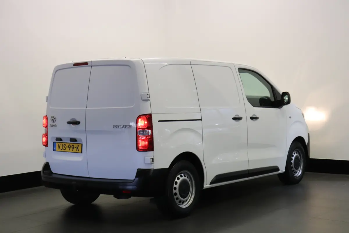 Compact 1.5 D-4D - EURO 6 - Airco - Cruise - Trekhaak - €11.950,- Excl.