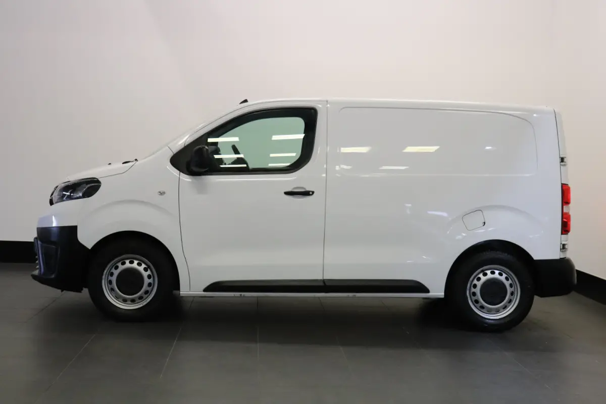 Compact 1.5 D-4D - EURO 6 - Airco - Cruise - Trekhaak - €11.950,- Excl.