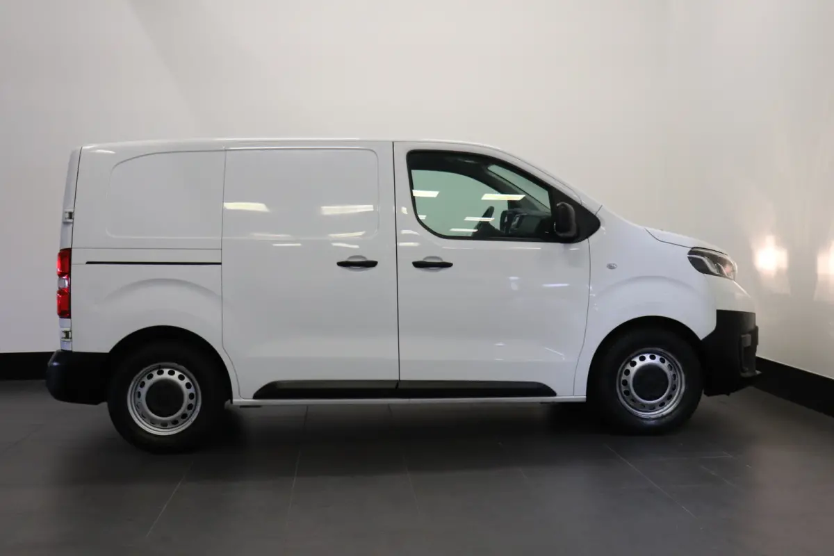 Compact 1.5 D-4D - EURO 6 - Airco - Cruise - Trekhaak - €11.950,- Excl.