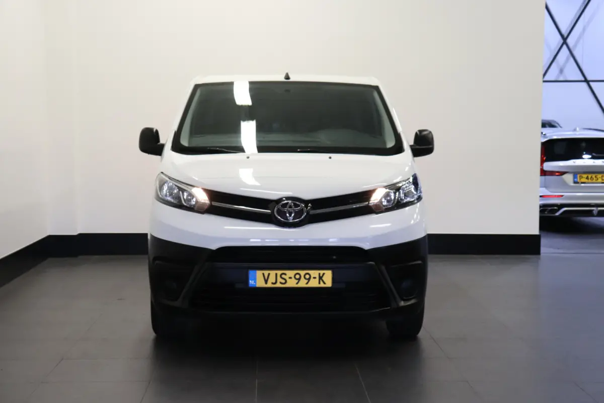 Compact 1.5 D-4D - EURO 6 - Airco - Cruise - Trekhaak - €11.950,- Excl.