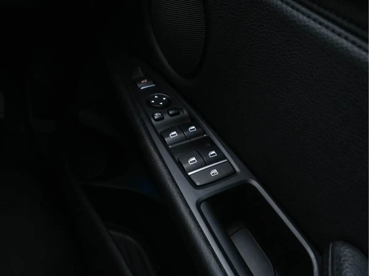 xDrive40d *Right-Hand-Drive* M-Sport-Styling High Executive [ 7-Pers. ] Aut. *LEATHER | XENON | MEMORY-PACK | HEATED-SPORTSEATS | NAVI-FULLMAP | SHIFTPADDLES | PRIVACYGLASS | ECC | TOWBAR | 