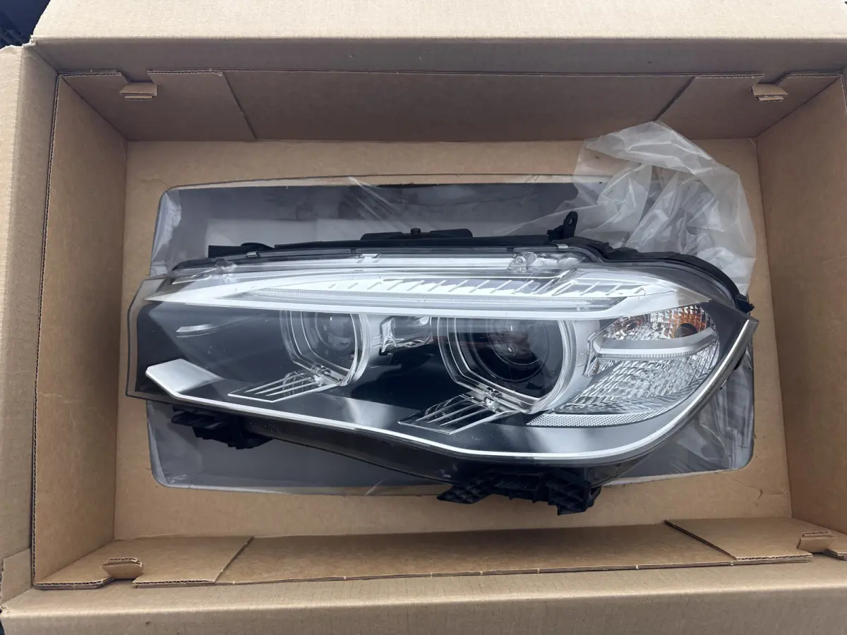 xDrive40d *Right-Hand-Drive* M-Sport-Styling High Executive [ 7-Pers. ] Aut. *LEATHER | XENON | MEMORY-PACK | HEATED-SPORTSEATS | NAVI-FULLMAP | SHIFTPADDLES | PRIVACYGLASS | ECC | TOWBAR | 