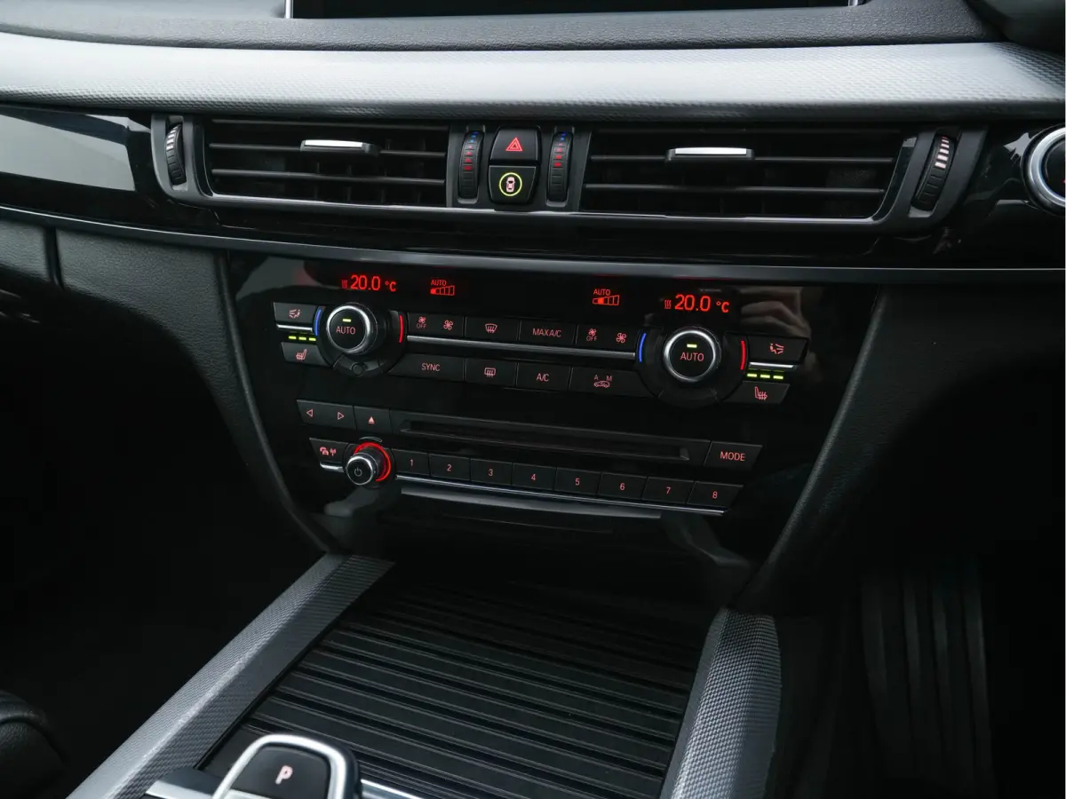 xDrive40d *Right-Hand-Drive* M-Sport-Styling High Executive [ 7-Pers. ] Aut. *LEATHER | XENON | MEMORY-PACK | HEATED-SPORTSEATS | NAVI-FULLMAP | SHIFTPADDLES | PRIVACYGLASS | ECC | TOWBAR | 