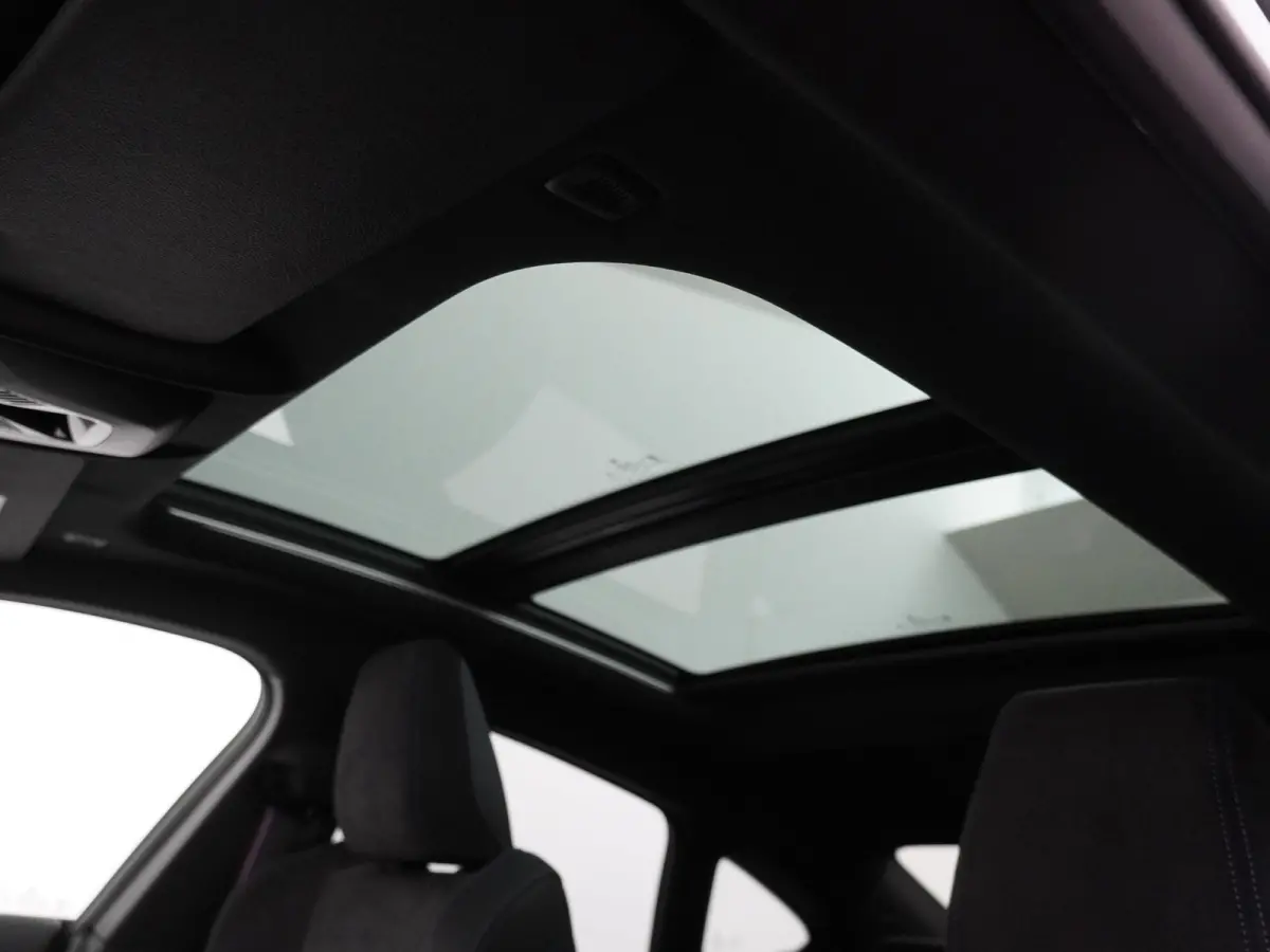 220 | M Sportpakket Pro | Innovation Package | Head-up Display | Comfort Access