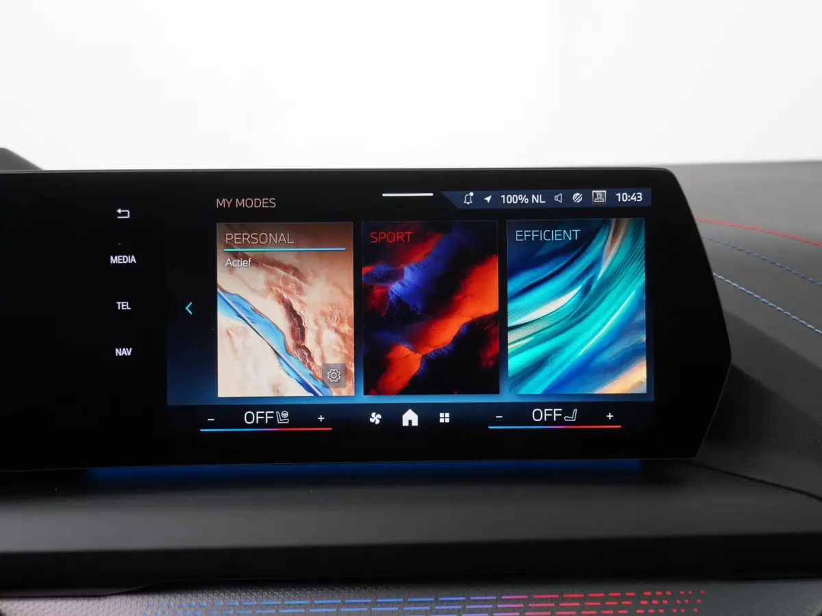 220 | M Sportpakket Pro | Innovation Package | Head-up Display | Comfort Access