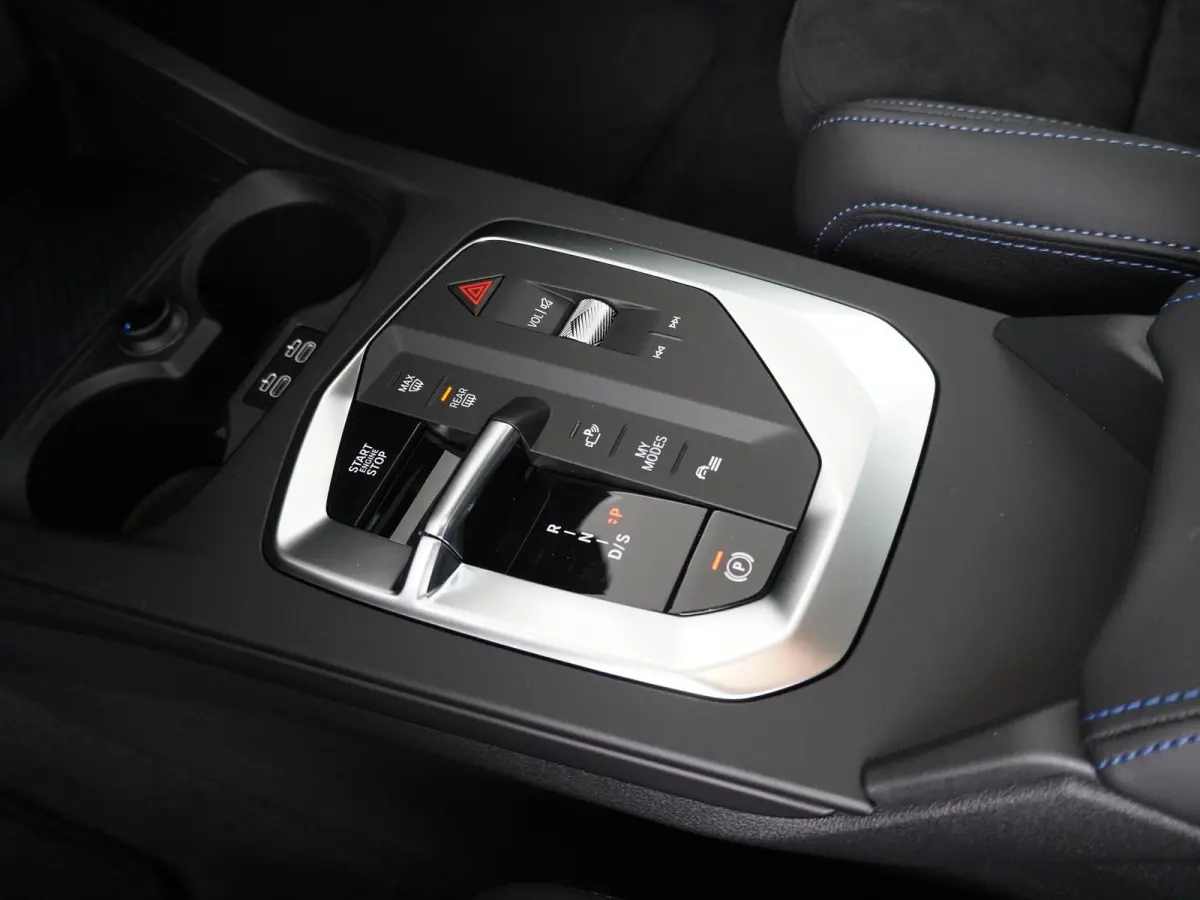 220 | M Sportpakket Pro | Innovation Package | Head-up Display | Comfort Access