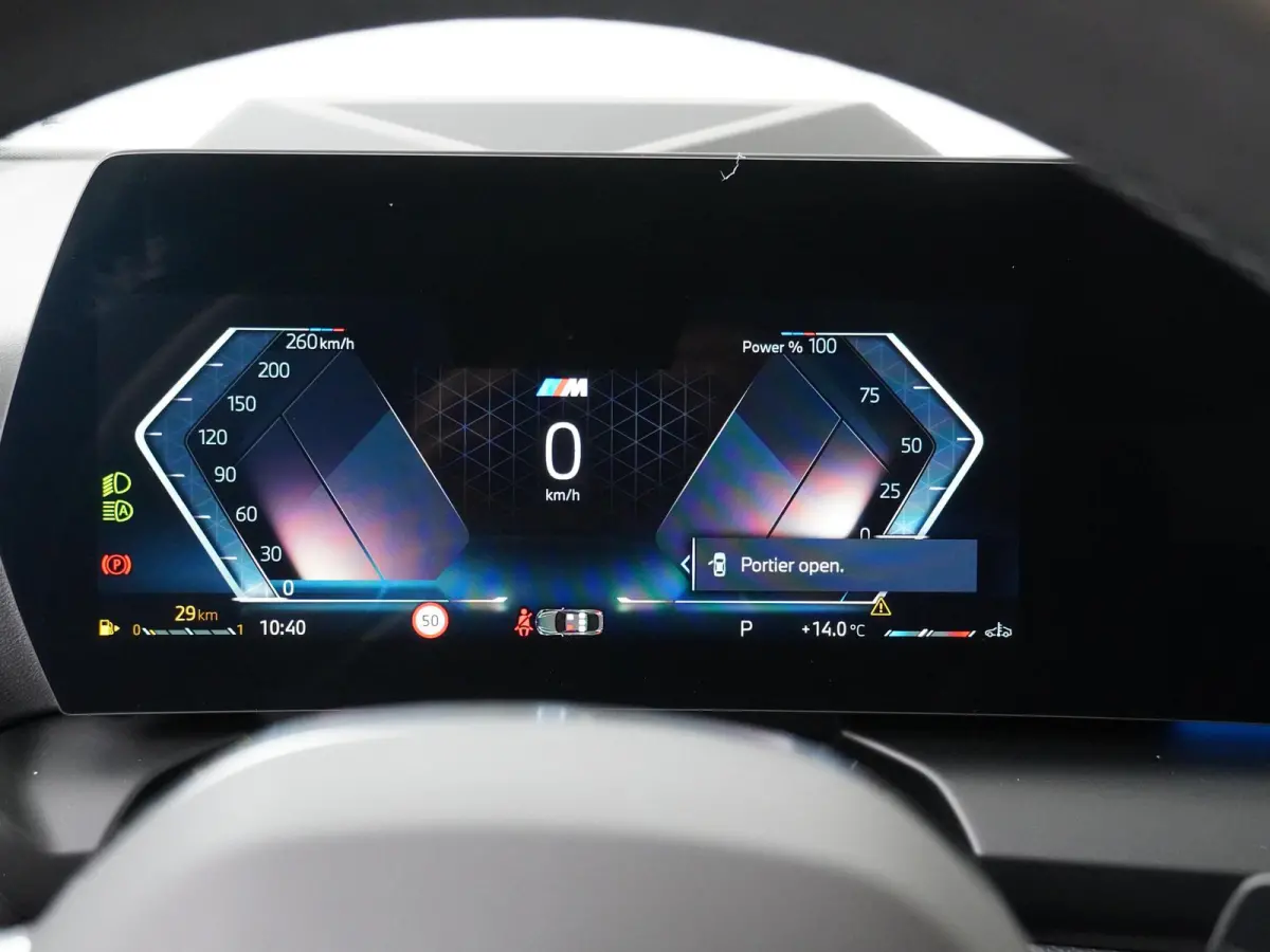 220 | M Sportpakket Pro | Innovation Package | Head-up Display | Comfort Access