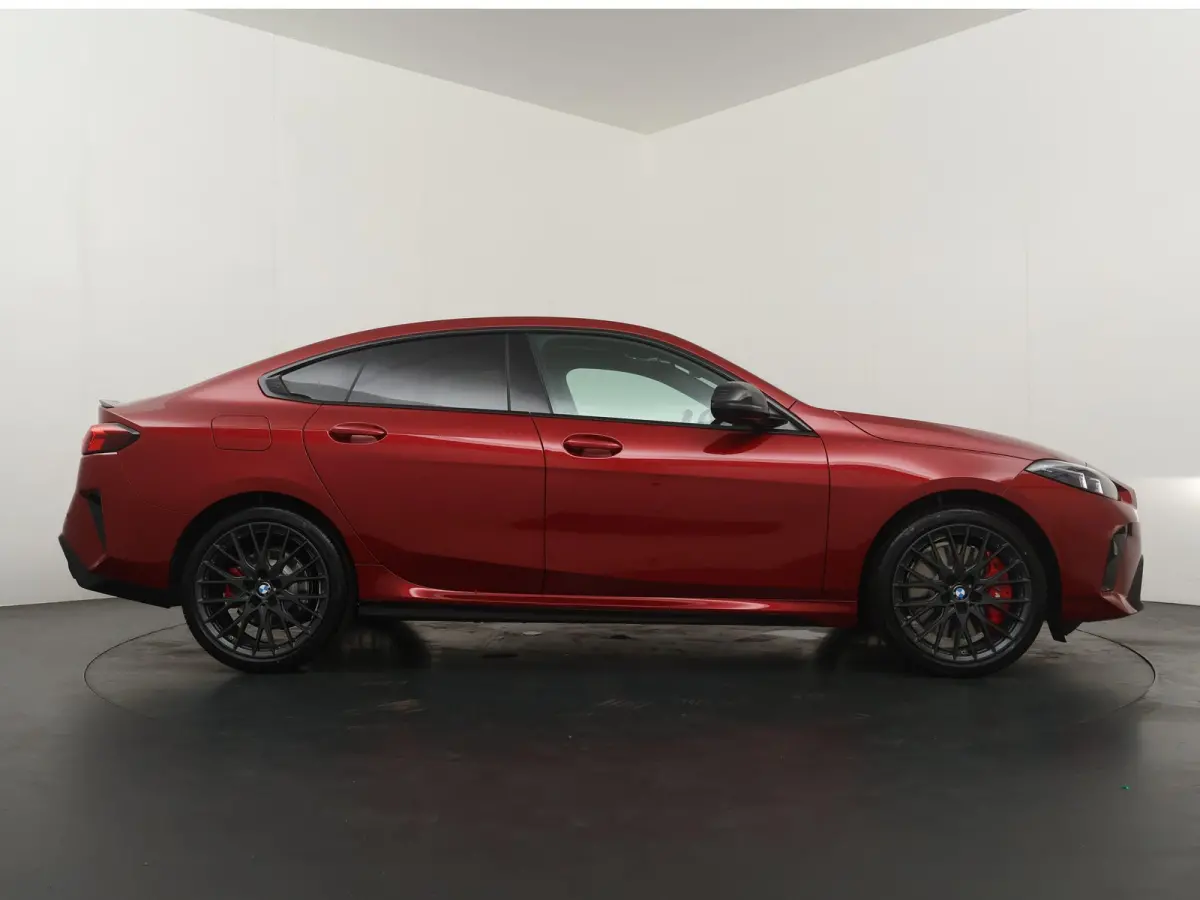 220 | M Sportpakket Pro | Innovation Package | Head-up Display | Comfort Access